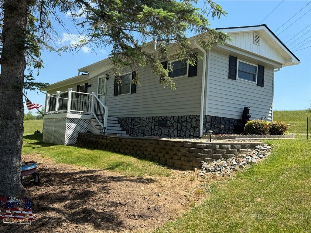 Photo of 9350 NC Hwy 88 E Highway, Laurel Springs, NC 28644 (MLS # 262091)