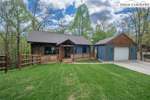 Photo of 205 Vixen Lane, Blowing Rock, NC 28605 (MLS # 258913)