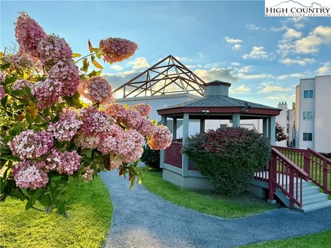 Photo of 301 Pinnacle Inn Road #2201, Beech Mountain, NC 28604 (MLS # 258409)