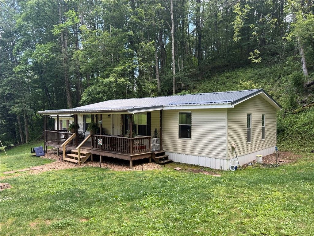 Photo of 315 Al Blevins Road, Lansing, NC 28643 (MLS # 262585)