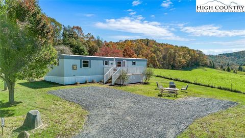 Photo of 986 Wagoner Access Road, Jefferson, NC 28640 (MLS # 258697) Photo of 986 Wagoner Access Road, Jefferson, NC 28640 (MLS # 258697)