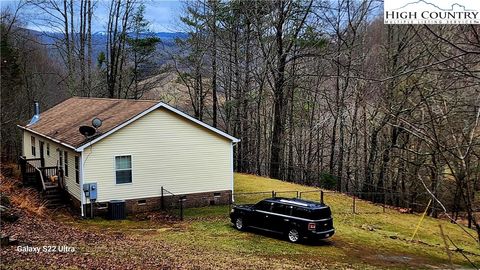 Photo of 560 Wards Branch Road, Sugar Grove, NC 28679 (MLS # 257946)