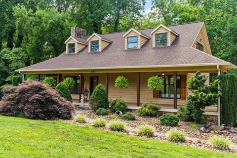 Photo of 4013 Carlton Drive, Claremont, NC 28610 (MLS # 262360)