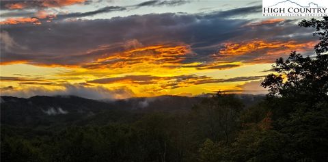 Photo of 867 Ski Acres Drive, Blowing Rock, NC 28605 (MLS # 256518)