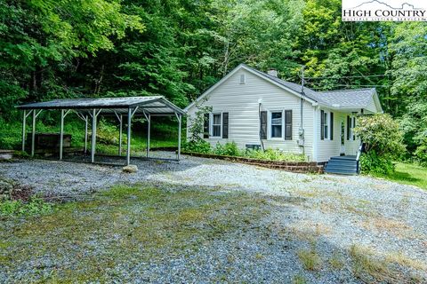 Photo of 450 Arnett Road, Banner Elk, NC 28604 (MLS # 256721)