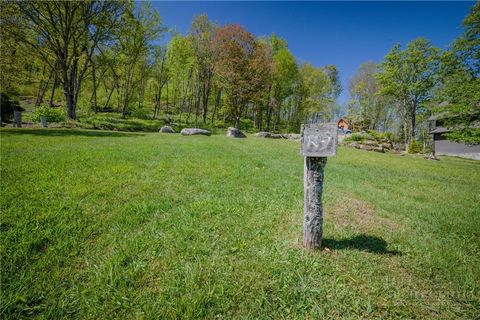 Photo of R9 Eagle Camp Overlook, Banner Elk, NC 28604 (MLS # 261589)