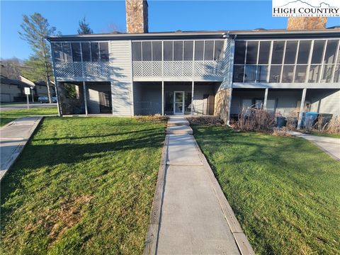 Photo of 471 Kellwood Drive Extension #2N1, Boone, NC 28607 (MLS # 260696)