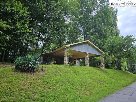 Photo of 1783 Powder Horn Mountain Road, Deep Gap, NC 28618 (MLS # 245215)