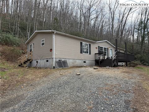 Photo of 55 Twin Oaks Lane, Spruce Pine, NC 28777 (MLS # 259441)