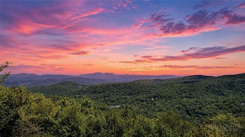 Photo of 104 Mockingbird Lane, Beech Mountain, NC 28604 (MLS # 262024)