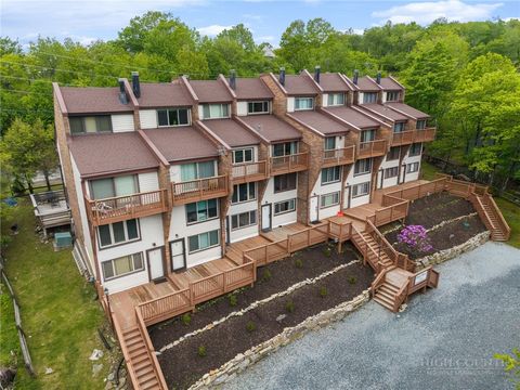 Photo of 104 Snowplow Lane #7, Beech Mountain, NC 28604 (MLS # 262233)
