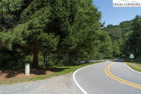 Photo of LOT 2 Wyeth Drive, Blowing Rock, NC 28605 (MLS # 257548)