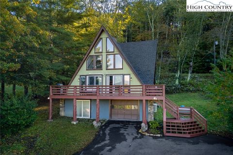 Photo of 209 Apache Street, Newland, NC 28657 (MLS # 258395)