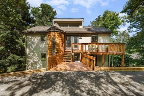 Photo of 100 Grassy Gap Loop Road, Beech Mountain, NC 28604 (MLS # 263674)