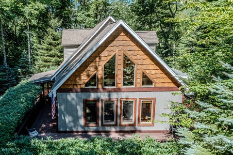 Photo of 243 Greenbriar Road, Beech Mountain, NC 28604 (MLS # 264200)