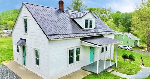 Photo of 162 Bluegrass Drive, West Jefferson, NC 28694 (MLS # 261251)