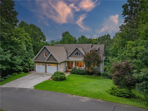Photo of 142 Fairway Oaks Drive, West Jefferson, NC 28694 (MLS # 261081)