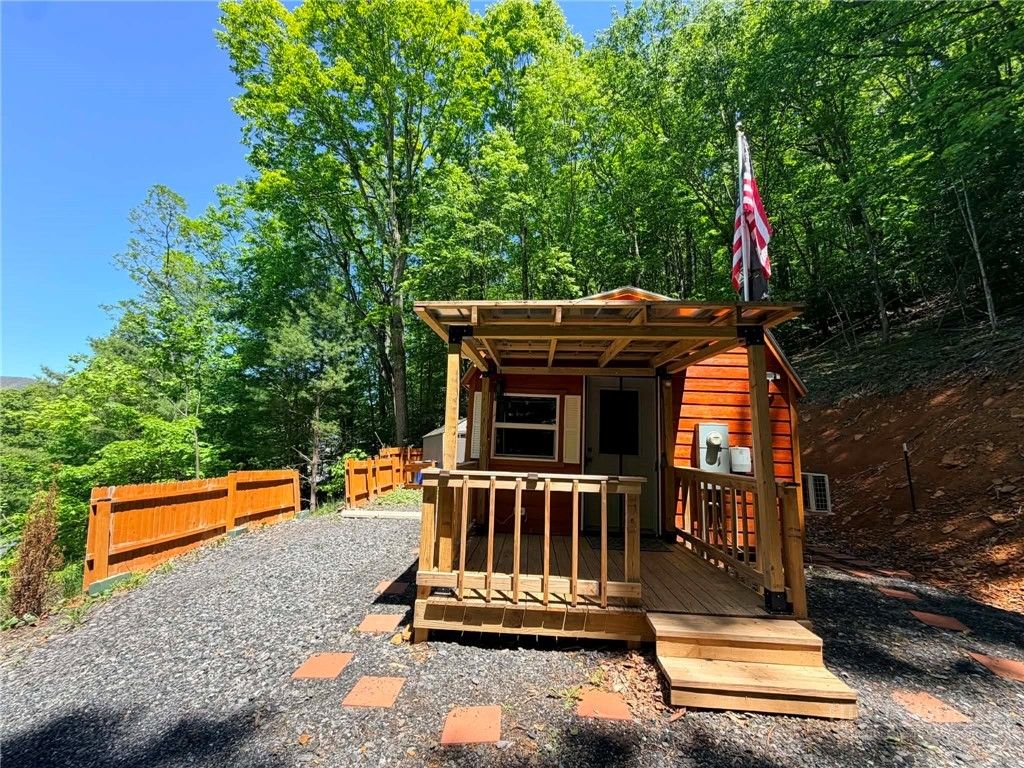 Photo of 178 Mount Jefferson Lane, Jefferson, NC 28640 (MLS # 262002)