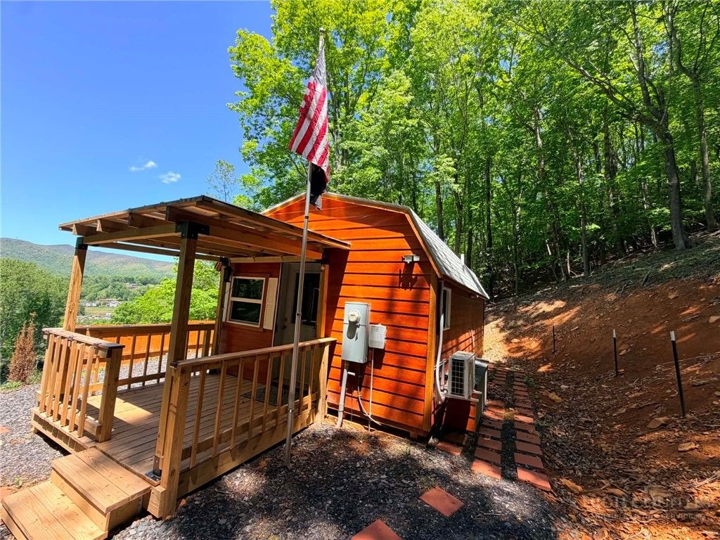 Photo of 178 Mount Jefferson Lane, Jefferson, NC 28640 (MLS # 262002)
