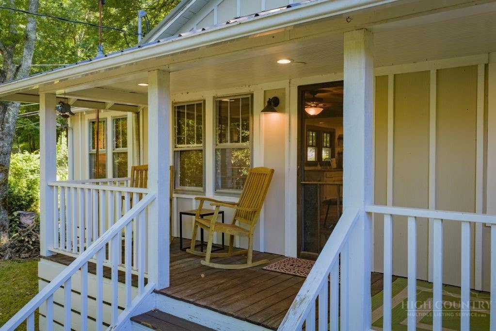 Photo of 56 Raccoon Lane, Newland, NC 28657 (MLS # 262716)