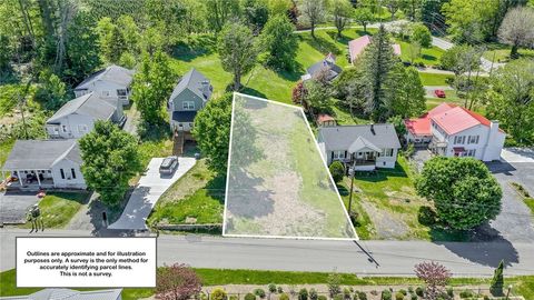 Photo of TBD Graybeal Avenue, West Jefferson, NC 28694 (MLS # 261640)
