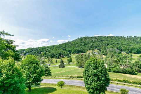 Photo of 304 Smokey View Drive, Newland, NC 28657 (MLS # 262912)