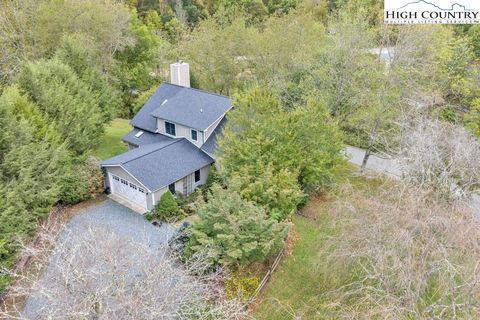 Photo of 230 Woodbriar Drive, Sugar Grove, NC 28679 (MLS # 258382)