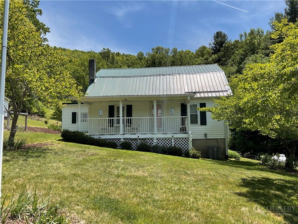 Photo of 209 Abshers Lane, Sparta, NC 28675 (MLS # 261960)