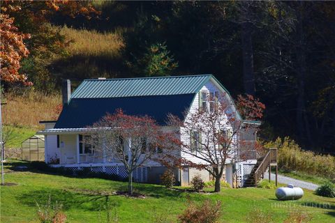Photo of 209 Abshers Lane, Sparta, NC 28675 (MLS # 261960)