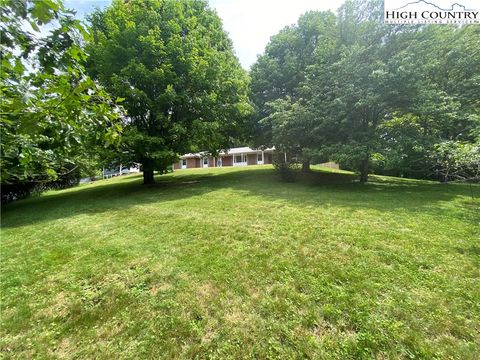 Photo of 390 Pinnacle Drive, Boone, NC 28607 (MLS # 244100)