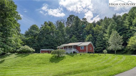 Photo of 281 Woodbriar Drive, Sugar Grove, NC 28679 (MLS # 245118)