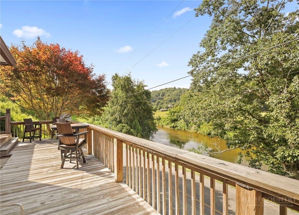 105 Norris Trail