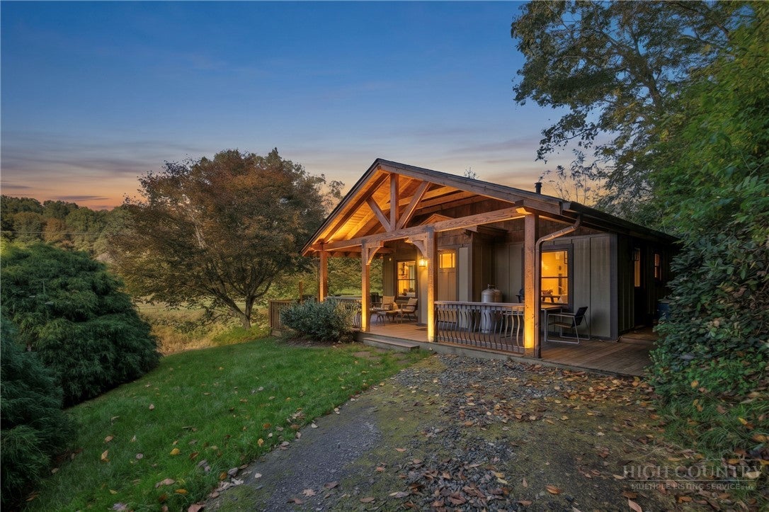 105 Norris Trail