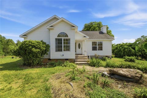 Photo of 874 Hanks Street, Traphill, NC 28685 (MLS # 262685)