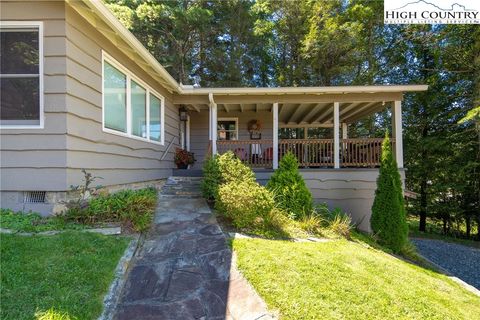 Photo of 145 Maple Road, Blowing Rock, NC 28605 (MLS # 257744)
