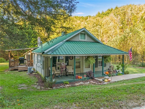 Photo of 9472 N Old 16 Highway, Millers Creek, NC 28651 (MLS # 264902)