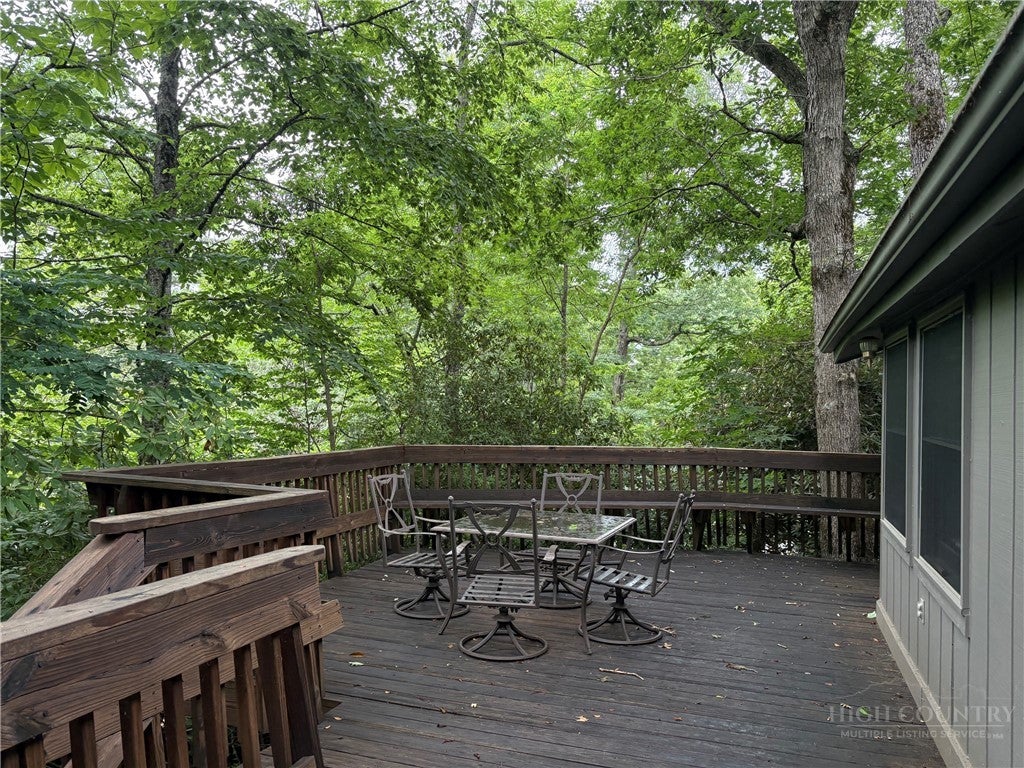 96 Hickory Lane