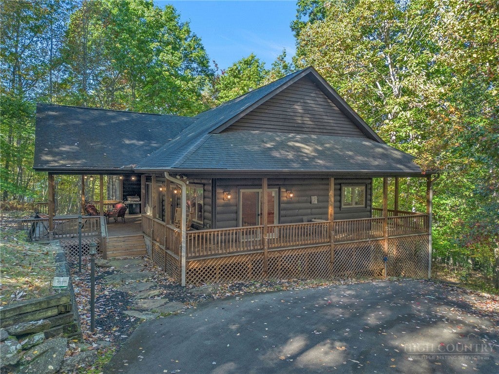 351 Woodland Ridge