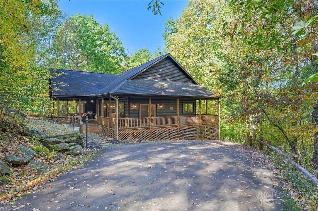 351 Woodland Ridge