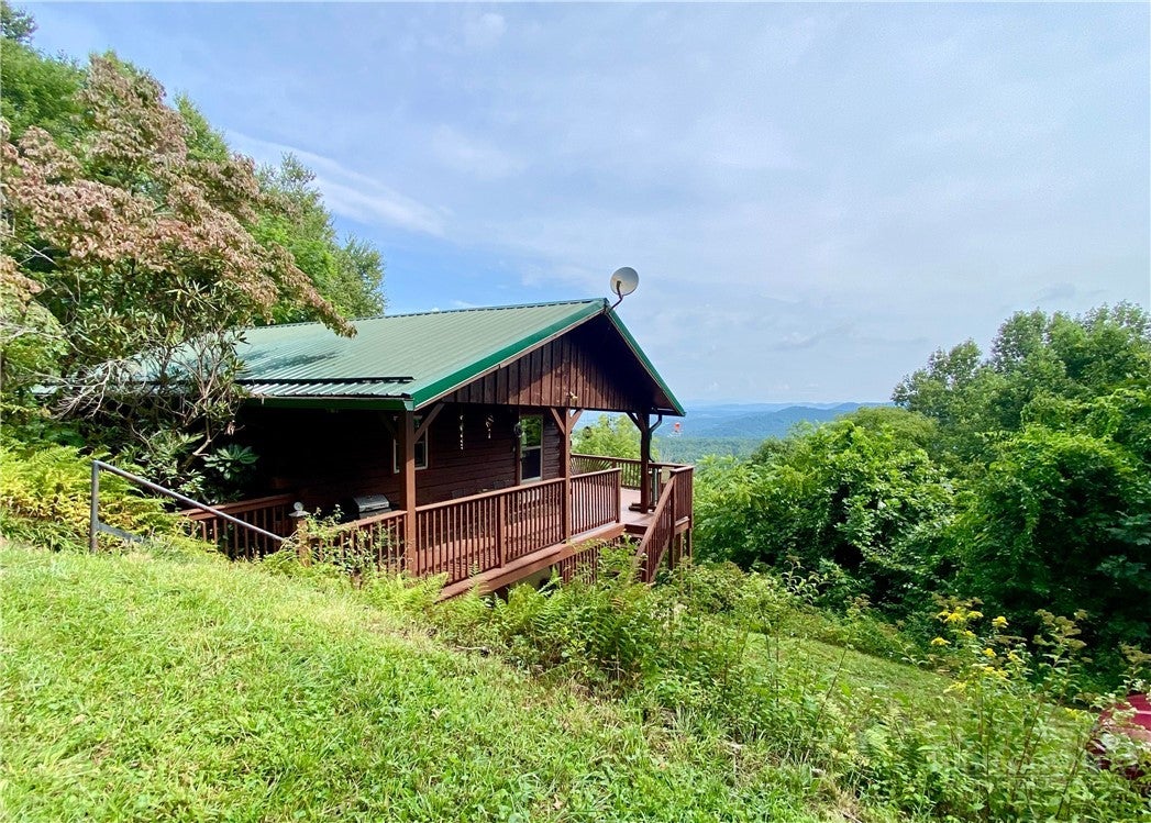547 Round Knob Ridge Road