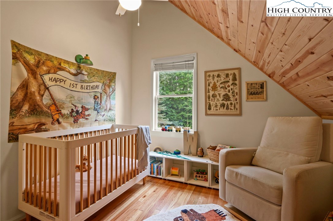 Blowing Rock, North Carolina 28605, United States, 3 Bedrooms Bedrooms, ,4 BathroomsBathrooms,Residential,Active,193821