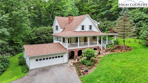 Photo of 127 Boulder Lane, Blowing Rock, NC 28605 (MLS # 257374)