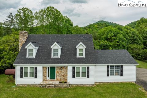 Photo of 1546 Stage Road, Mountain City, TN 37683 (MLS # 255675) Photo of 1546 Stage Road, Mountain City, TN 37683 (MLS # 255675)