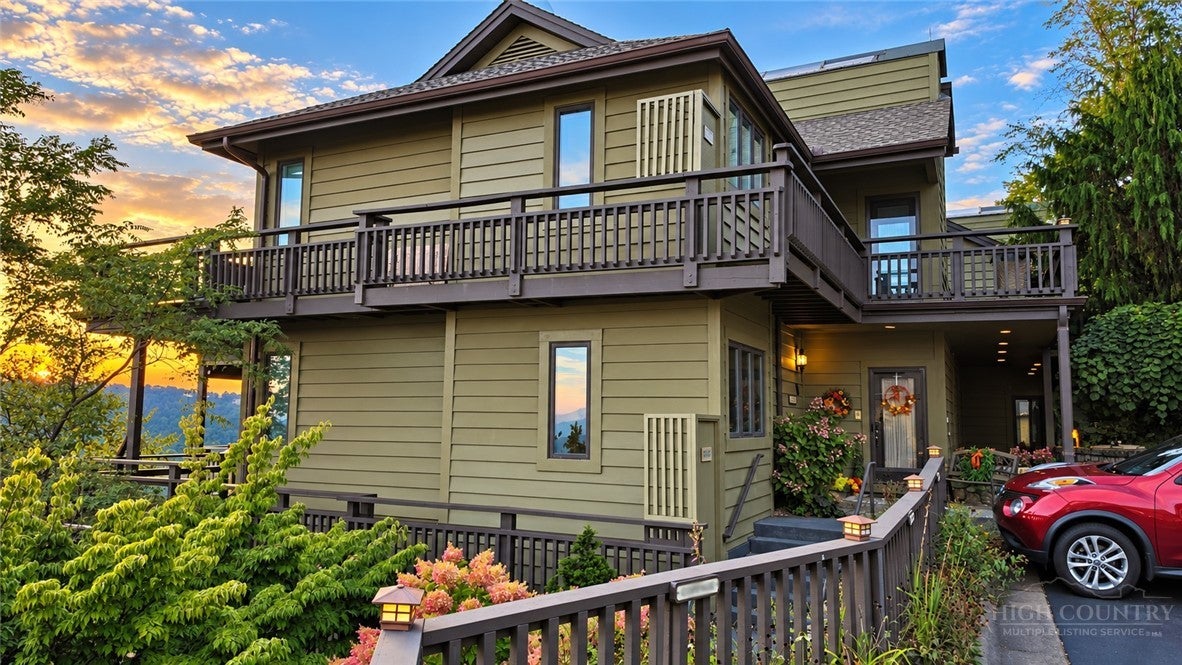 1073 Wonderland Trail B