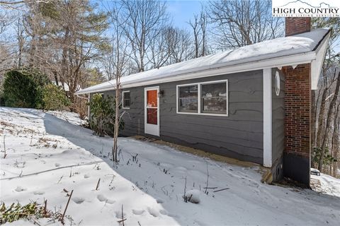 Photo of 176 Parkway Ridge, Boone, NC 28607 (MLS # 259898)