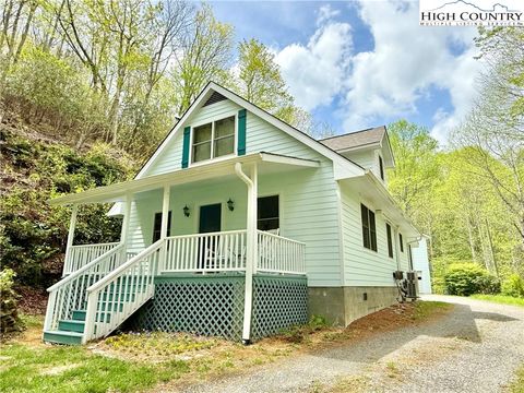 Photo of 551 Cobbs Creek Road, Boone, NC 28607 (MLS # 255273)