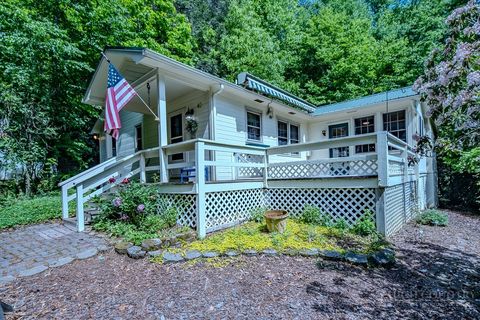 Photo of 40 Spring Brook Road, Newland, NC 28657 (MLS # 262291)