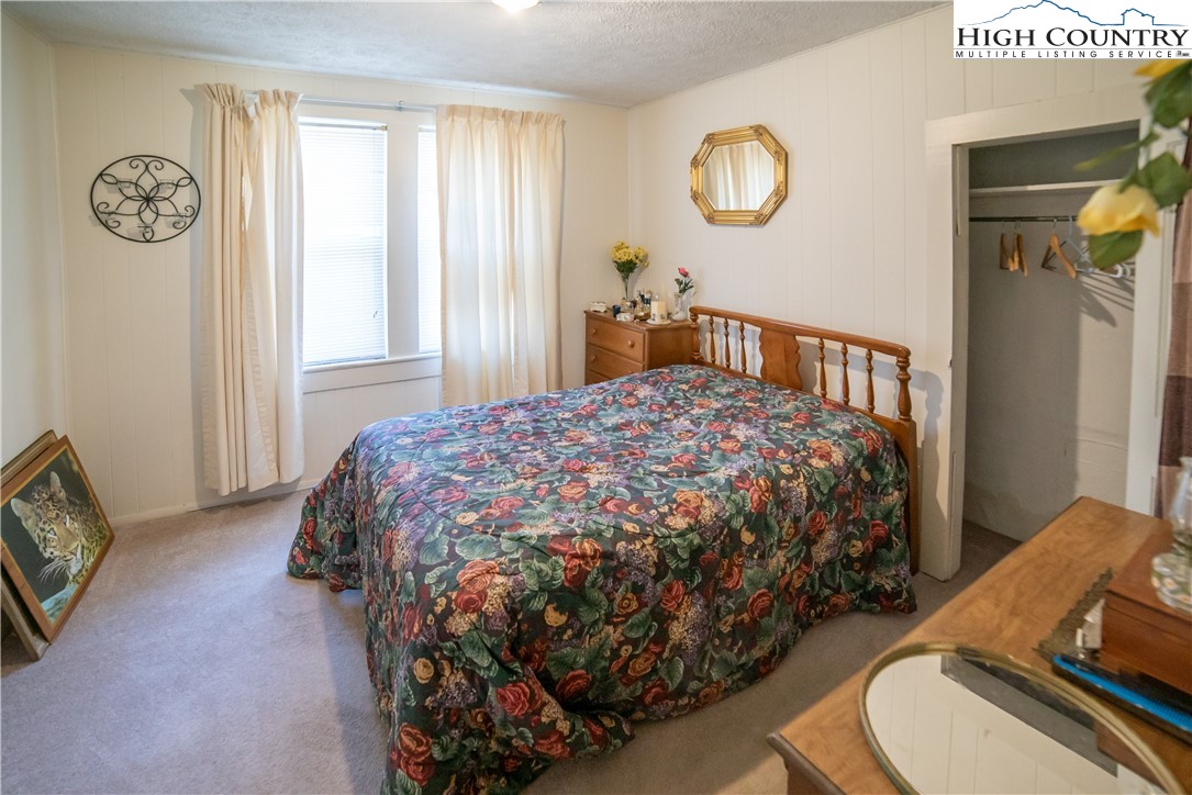 Elk Park, North Carolina 28622, United States, 3 Bedrooms Bedrooms, ,1 BathroomBathrooms,Residential,Active,231060