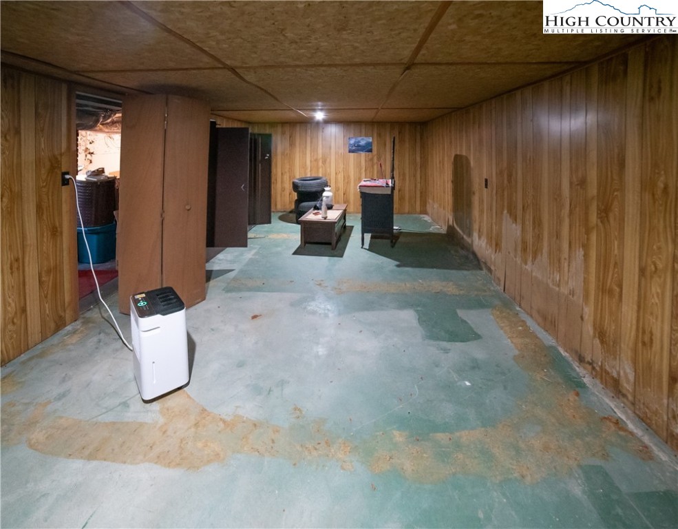 Elk Park, North Carolina 28622, United States, 3 Bedrooms Bedrooms, ,1 BathroomBathrooms,Residential,Active,231060