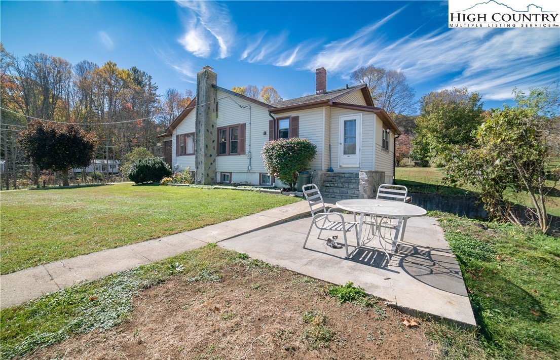 Elk Park, North Carolina 28622, United States, 3 Bedrooms Bedrooms, ,1 BathroomBathrooms,Residential,Active,231060